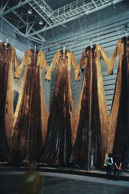 塩田千春　Chiharu Shiota CHIHARU SHIOTA–塩田千春